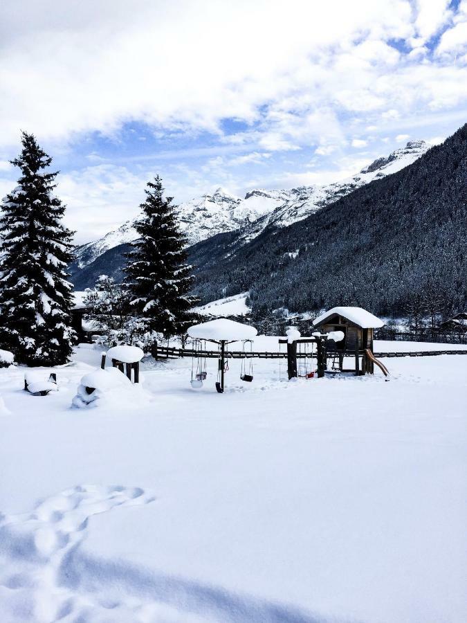 Alpennest Stubai Apartment Нойщифт им Щубайтал Екстериор снимка